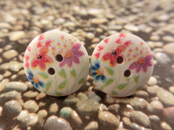 Holzknopf Ohrstecker Blumen Blüten Aster Gerbera